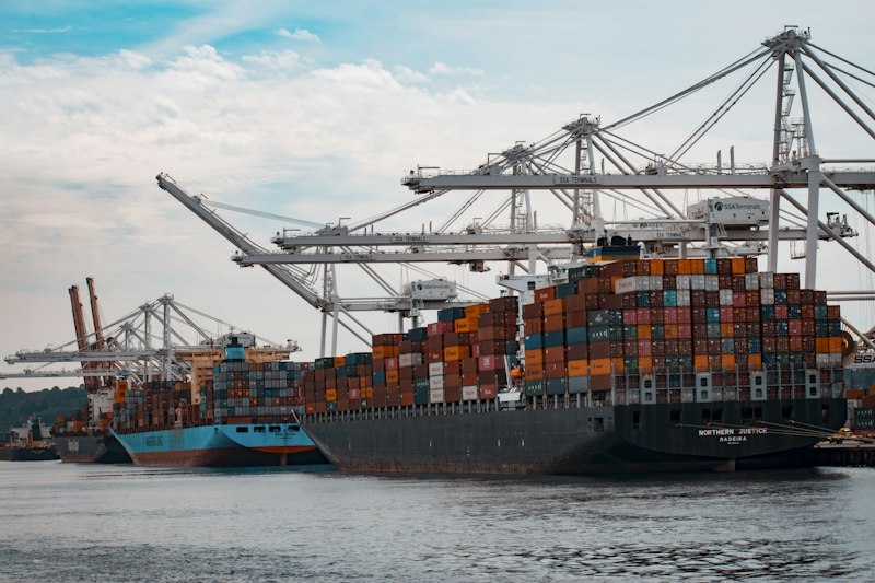 Container Shipping & Fleet Logistics